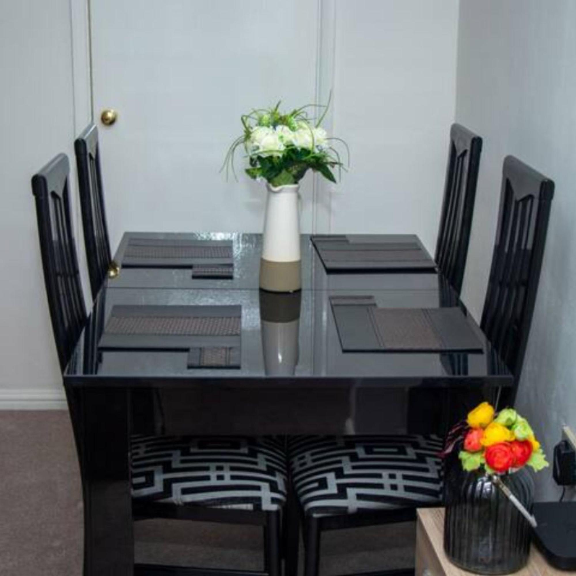 2-Bed Sleeps 4 Comfy For Contractors With Free Parking In Crawley Near Gatwick Manor Royal Refurbished Crawley (West Sussex) Exterior foto